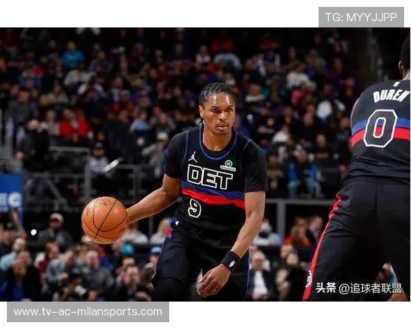 比尔反击上篮得手，太阳追分高潮起来，比尔篮球